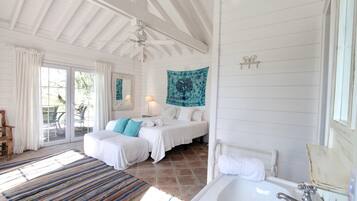 4 slaapkamers, een strijkplank/strijkijzer, gratis wifi, beddengoed