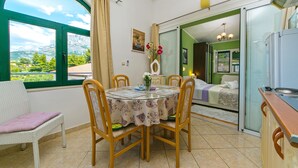 Dining - Apartments and rooms Palmina, (13527), Makarska, hr (Makarska)