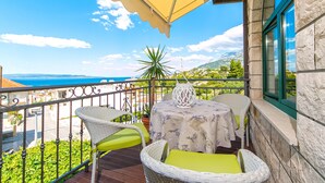 Outdoor dining - Apartments and rooms Palmina, (13527), Makarska, hr (Makarska)