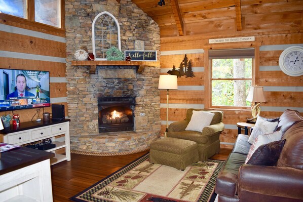 Cabin, 1 King Bed (A View for Two) | Living area