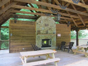 Cabin, 1 King Bed (A View for Two) | Living room