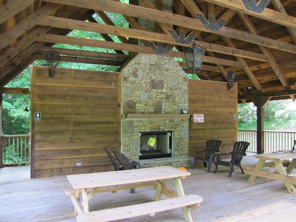 Cabin, 1 King Bed (A View for Two) | Living room