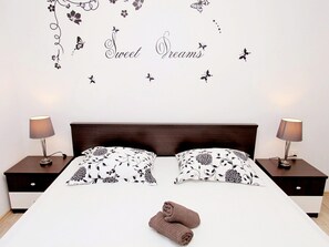 2 bedrooms, Internet, bed sheets