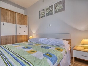 1 chambre, accĂšs Internet, draps fournis
