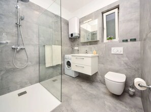 Bathtub - Apartment Marija, (14679), Supetar, hr (Supetar)