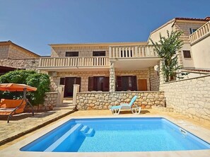 Pool - Apartment Marija, (14679), Supetar, hr (Supetar)