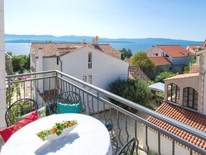 Outdoor dining - Apartments Krešimir, (10371), Bol, hr (Bol)
