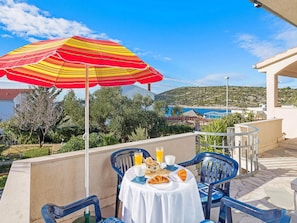 Outdoor dining - Holiday home Tanja, (12230), Kanica, hr (Kanica)