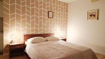 1 bedroom, internet, bed sheets