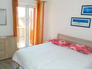2 dormitorios, tabla de planchar con plancha, Internet y ropa de cama
