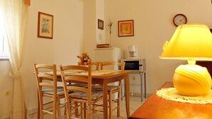 Dining - Apartments Filip, (15509), Baška, hr (Baška)