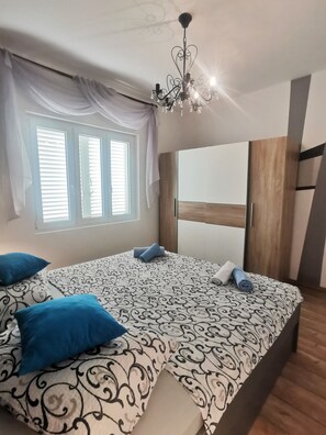 3 bedrooms, Internet, bed sheets - Apartments Suzana, (8222), Rab, hr (Supetarska Draga)