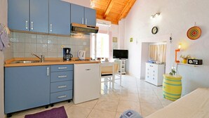Interior - Apartments Vesna, (12764), Murter, hr (Murter)