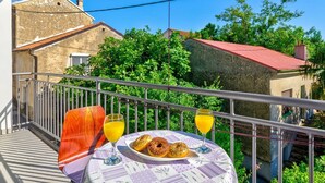 Outdoor dining - Apartments Lidija, (14725), Selce, hr (Selce)