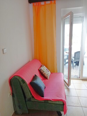 TV - Apartments Željko, (11110), Petrcane Zadar, hr (Petrcane Zadar)