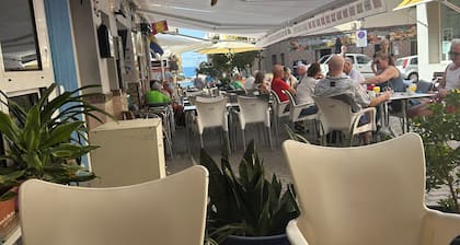 Poikkeuksellinen yksityiskoti lähellä kaupunkia ja rantaa / Näkymillä / WIFI 5G