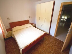 1 bedroom, Internet, bed sheets