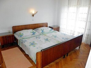 2 多间卧室、上网接入、床单