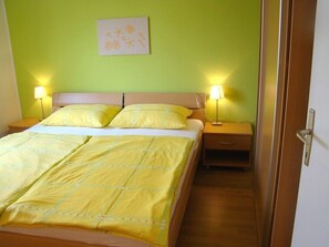 2 bedrooms, Internet, bed sheets