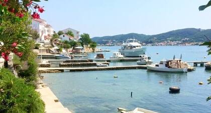 Apartments and rooms Bruna, (13554), Supetarska Draga, Croatia