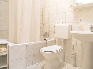 Bathtub