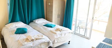 In-room safe, desk, iron/ironing board, free WiFi