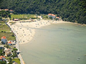 Nær stranden