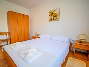 2 bedrooms, iron/ironing board, Internet, bed sheets - Apartment Marijan, (10455), Zadar, hr (Zadar)