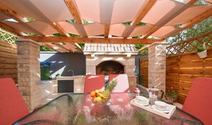 Outdoor dining - Apartment Marijan, (10455), Zadar, hr (Zadar)