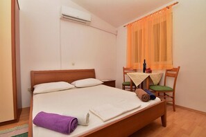 1 dormitorio, Internet, ropa de cama