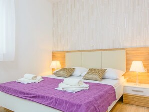 2 bedrooms, Internet, bed sheets