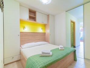 1 camera, accesso a Internet, lenzuola