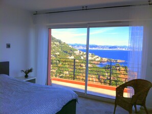 4 Schlafzimmer, Zimmersafe, Bügeleisen/Bügelbrett, WLAN