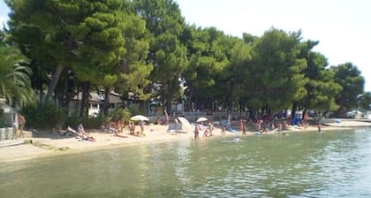 Apartments Josica, (14317), Banjol, hr
