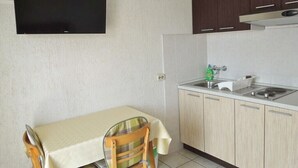 Private kitchen - Apartments Josica, (14317), Banjol, hr (Banjol)