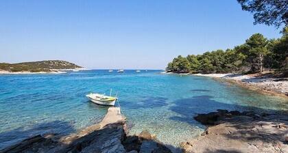 Apartments Adela, (2311), Pasadur, hr