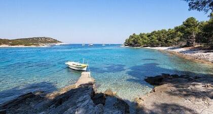 Apartments Adela, (1633), Pasadur, hr