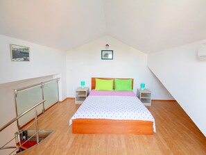 2 bedrooms, Internet, bed sheets