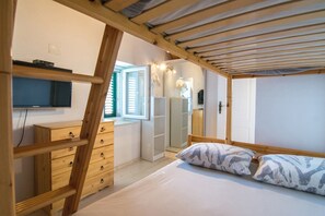 2 soverom, strykejern/-brett, internettilgang og sengetøy