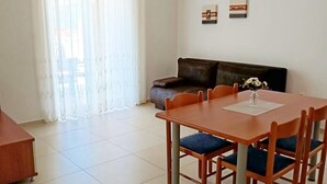 Dining - Apartments Snježana, (15026), Medulin, hr (Medulin)