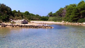 Una playa cerca