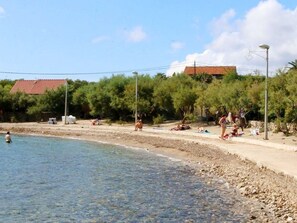 Beach nearby - Apartments Jadranka, (15681), Sucuraj, hr (Sucuraj)