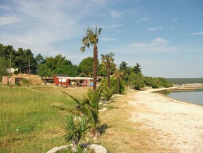 Beach nearby - Apartments Dušan, (15624), Gornji Karin, hr (Gornji Karin)