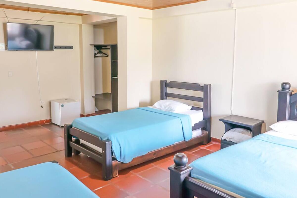 Habitación triple básica | Ropa de cama hipoalergénica
