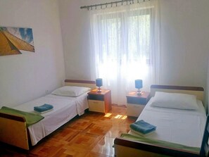 2 bedrooms, Internet, bed sheets - Apartments Đurđica, (15438), Vir, hr (Vir)