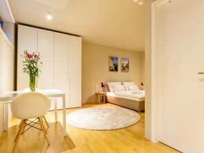 5 bedrooms, Internet, bed sheets