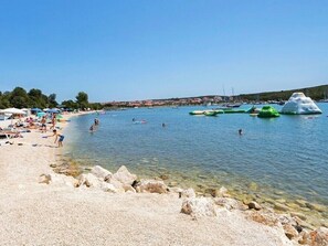 Beach nearby - Apartment Mario, (15638), Banjole, hr (Banjole)