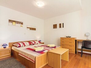 2 bedrooms, internet, bed sheets - Apartment Mario, (15638), Banjole, hr (Banjole)