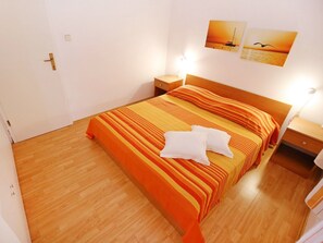 2 chambres, fer et planche à repasser, accès Internet, draps fournis