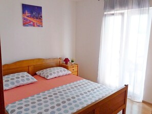 1 chambre, accĂšs Internet, draps fournis
